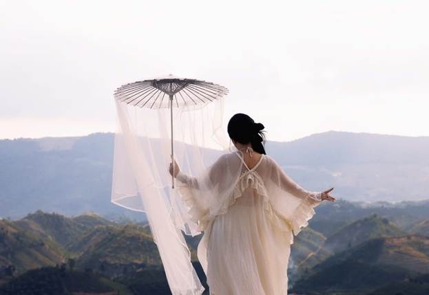 Nắng l&ecirc;n cũng l&agrave; l&uacute;c biển m&acirc;y tan, th&iacute;ch hợp chụp ảnh. Ảnh: V&acirc;n Th&ocirc;n Retreat