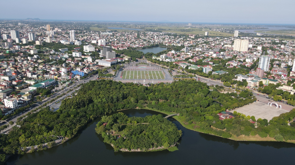 Quảng trường Hồ Ch&iacute; Minh tại TP Vinh, tỉnh Nghệ An. Th&aacute;ng 3/2025. Ảnh: Đức H&ugrave;ng