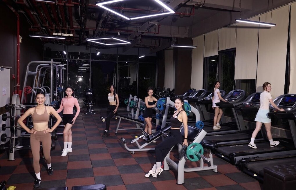C&aacute;c th&iacute; sinh tại ph&ograve;ng tập r&egrave;n luyện thể lực Swiss-Fitness Center tại kh&aacute;ch sạn. Ảnh: Epic Tower Swiss-Belresidences Hanoi