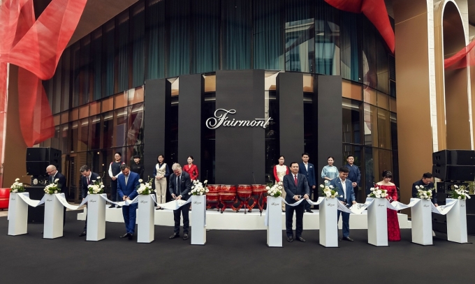 Sự kiện khai trương Fairmont Hanoi quy tụ đại diện cơ quan ban ng&agrave;nh, c&aacute;c đại diện quốc tế từ Fairmont Hotels & Resorts v&agrave; ban l&atilde;nh đạo Tập đo&agrave;n Gelex. Ảnh: Fairmont