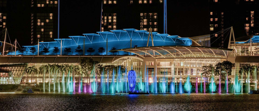 Show nhạc nước Spectra tại Event Plaza. Ảnh: Marina Bay Sands