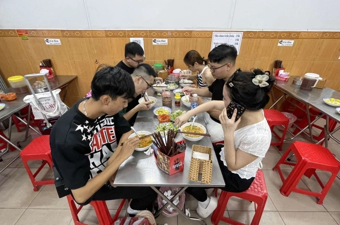 Qu&aacute;n b&uacute;n chả c&aacute; Michelin Bib Gourmand ở Đ&agrave; Nẵng. Ảnh: T&acirc;m Anh