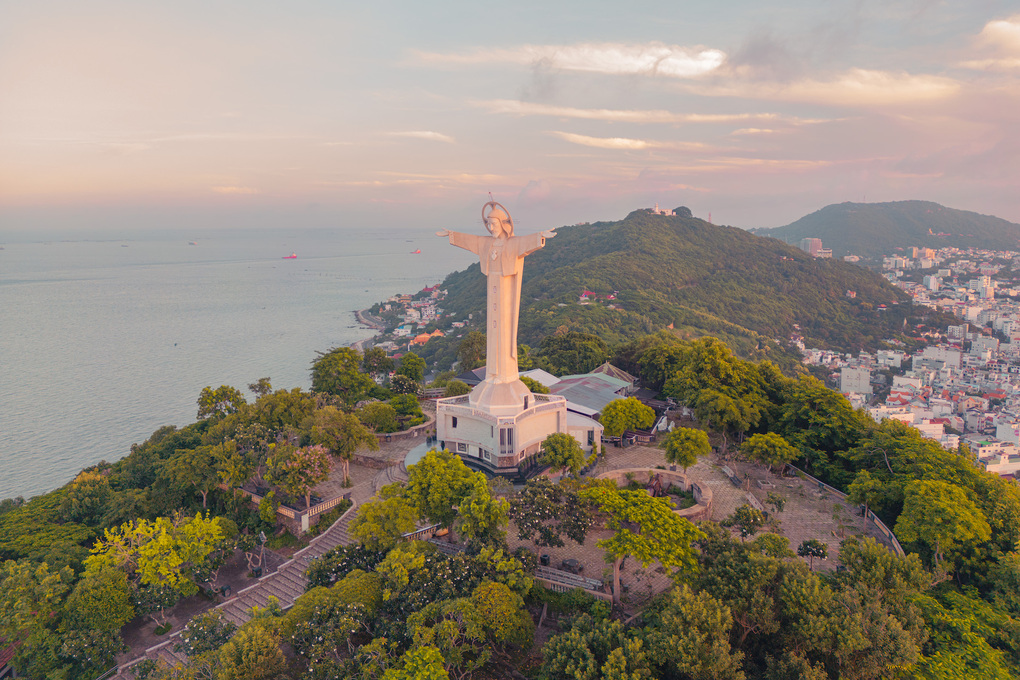 Tượng Ch&uacute;a Kit&ocirc; Vua ở Vũng T&agrave;u. Ảnh: Trường H&agrave;