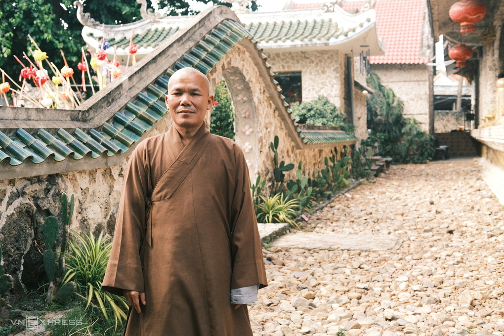 Đại đức Th&iacute;ch Quảng Ngộ, trụ tr&igrave; ch&ugrave;a Thanh Lương. Ảnh: T&uacute; Nguyễn.