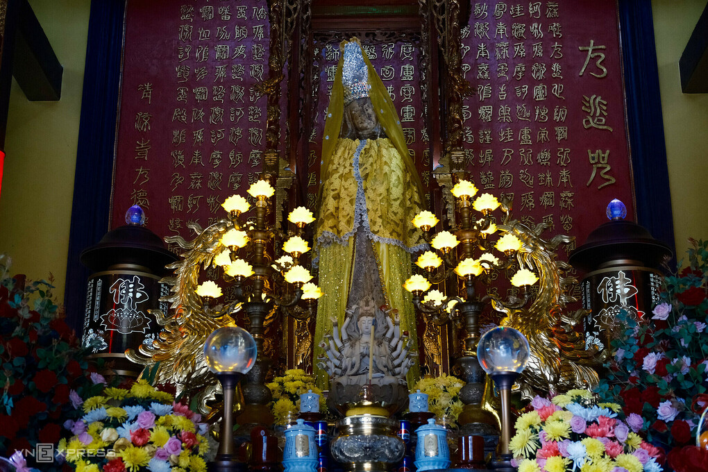 Tượng Quan &Acirc;m Bồ T&aacute;t dạt biển được thờ trong ch&ugrave;a Thanh Lương. Ảnh: T&uacute; Nguyễn