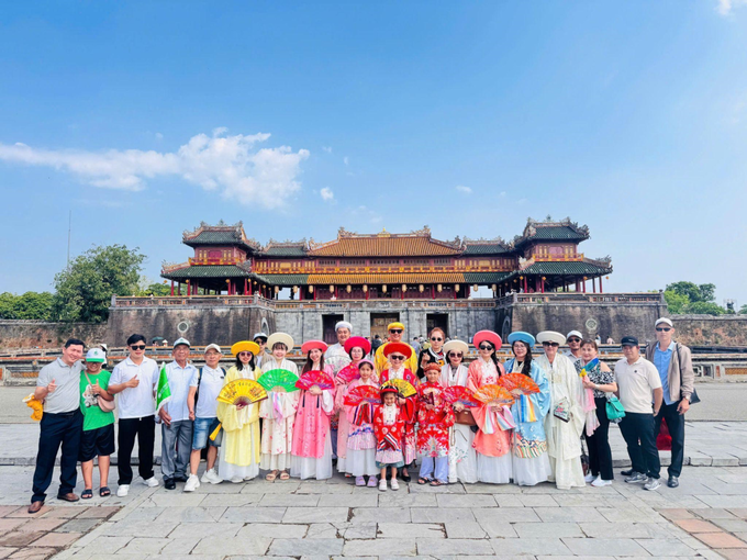Tour kh&aacute;m ph&aacute; di sản miền Trung kh&aacute; h&uacute;t kh&aacute;ch. Ảnh: Đất Việt Tour