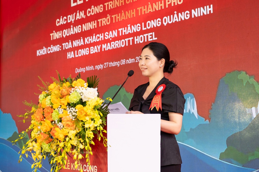 B&agrave; Gloria Chan, Vice President, Hotel Development &ndash; Marriott International, chia sẻ về hợp t&aacute;c c&ugrave;ng chủ đầu tư ph&aacute;t triển dự &aacute;n theo ti&ecirc;u chuẩn Marriott. Ảnh: C&ocirc;ng ty TNHH Dược &ndash; Vật tư Y tế H&ograve;n Gai