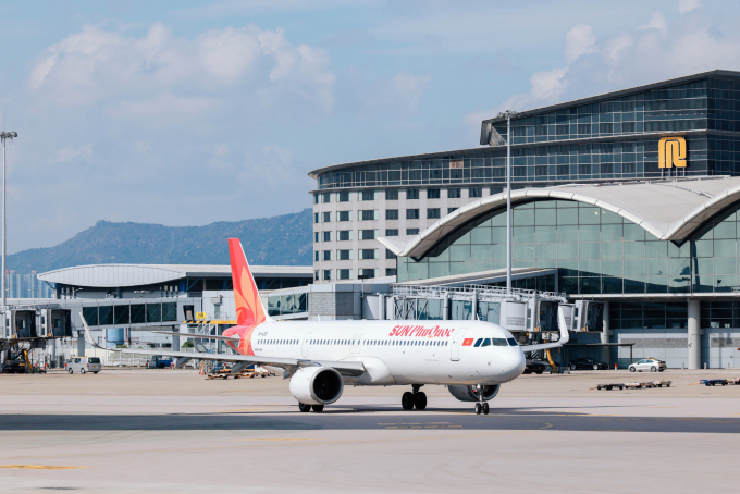 T&agrave;u bay Sun PhuQuoc Airways tại s&acirc;n bay quốc tế Hong Kong (Trung Quốc). Ảnh: SPA