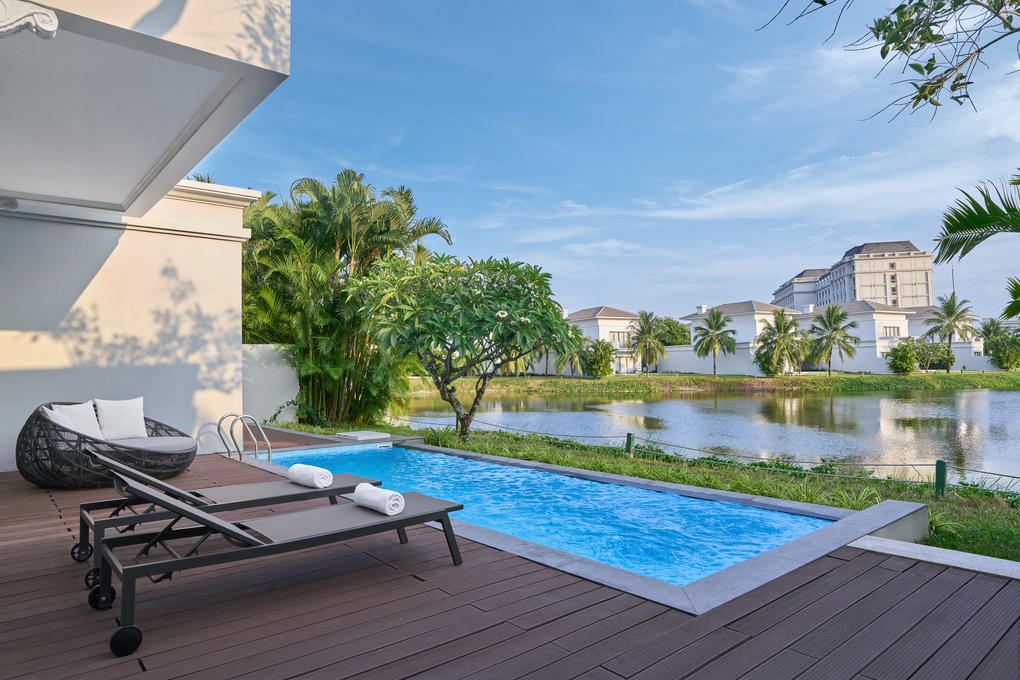 Hồ bơi ri&ecirc;ng tại c&aacute;c căn villa trong khu nghỉ dưỡng. Ảnh: Sheraton Phu Quoc Long Beach Resort