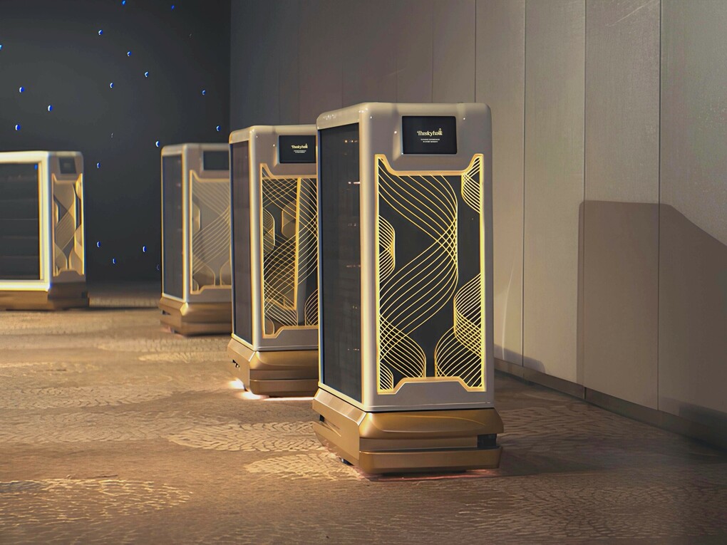 Robot tự động AMR được ứng dụng trong quy tr&igrave;nh phục vụ. Ảnh: Thiskyhall Sala