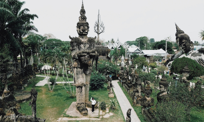 Vườn tượng Phật ở ngoại &ocirc; Vientiane. Ảnh: B&iacute;ch Phương