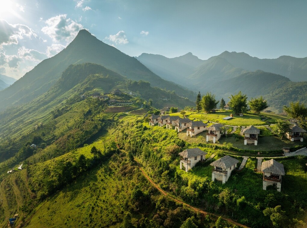 Khu nghỉ dưỡng Topas Ecolodge nh&igrave;n từ tr&ecirc;n cao. Ảnh: Topas Ecolodge