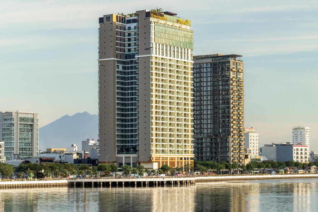 TUI Blue Han River nằm b&ecirc;n bờ s&ocirc;ng H&agrave;n. Ảnh: TUI Blue Han River