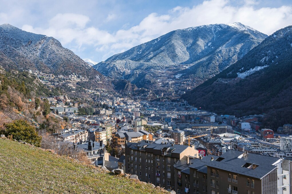Vẻ đẹp cổ k&iacute;nh Romanesque tại v&ugrave;ng đất Andorra. Ảnh: Unsplash